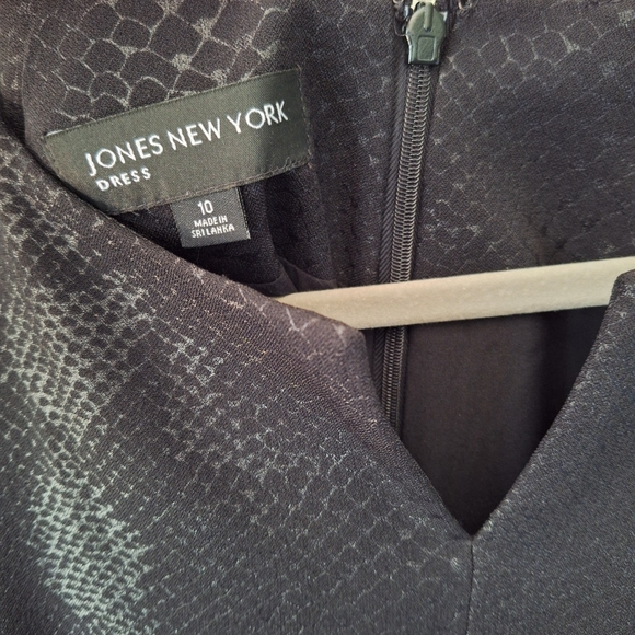 Jones New York tailored Black Snakeskin Midi Dress sz 10 - Picture 3 of 15